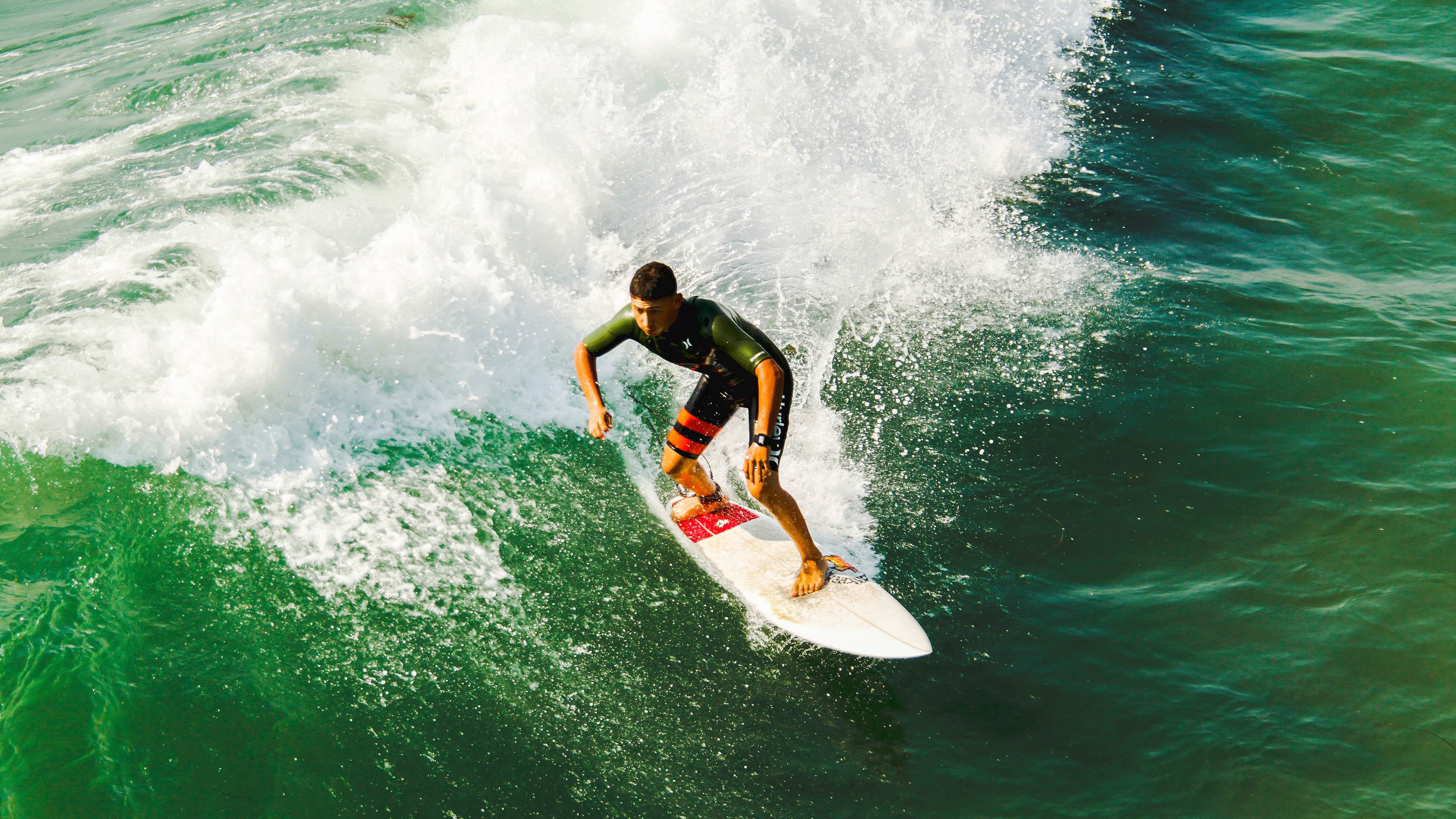 F1街道赛之夜，奥利维耶末节接管比赛，黑暗中的孤胆狂飙